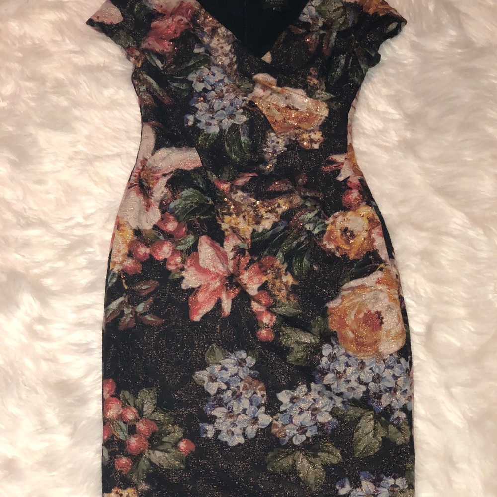 Dress - Picture 2 of 7